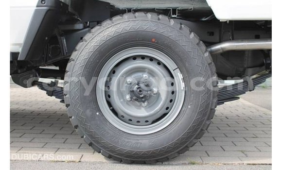 Buy Import Toyota Land Cruiser White Car in Import - Dubai in Malawi Buy Import Toyota Land Cruiser White Car in Import - Dubai in Malawi