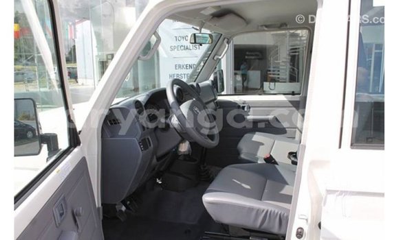 Buy Import Toyota Land Cruiser White Car in Import - Dubai in Malawi Buy Import Toyota Land Cruiser White Car in Import - Dubai in Malawi