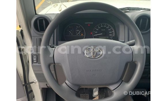 Buy Import Toyota Land Cruiser White Car in Import - Dubai in Malawi Buy Import Toyota Land Cruiser White Car in Import - Dubai in Malawi