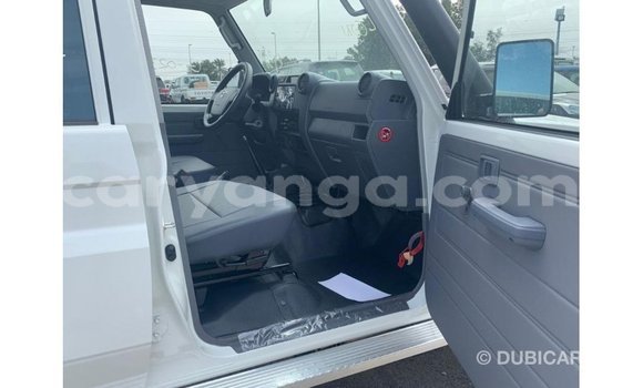 Buy Import Toyota Land Cruiser White Car in Import - Dubai in Malawi Buy Import Toyota Land Cruiser White Car in Import - Dubai in Malawi