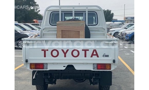 Buy Import Toyota Land Cruiser White Car in Import - Dubai in Malawi Buy Import Toyota Land Cruiser White Car in Import - Dubai in Malawi