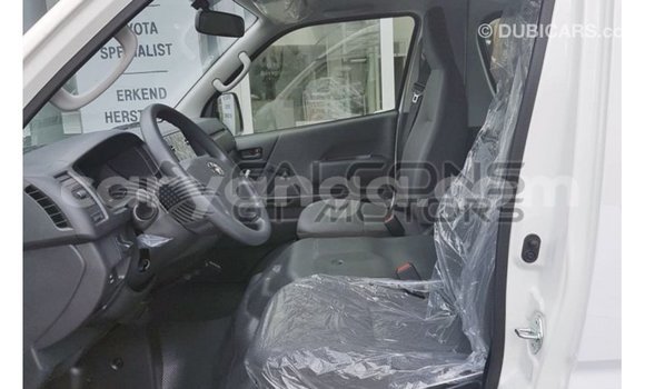 Buy Import Toyota Hiace White Car in Import - Dubai in Malawi Buy Import Toyota Hiace White Car in Import - Dubai in Malawi