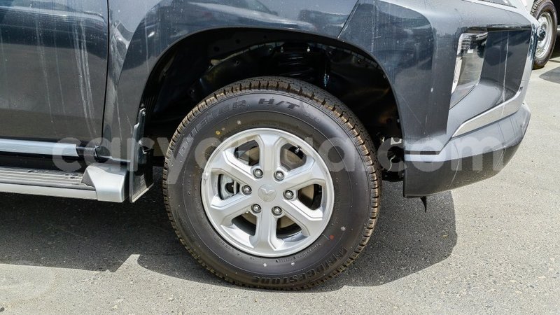 Big with watermark mitsubishi l200 malawi import dubai 7918