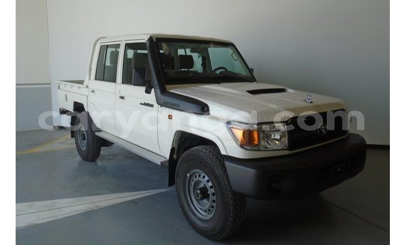 Buy Import Toyota Land Cruiser White Car in Import - Dubai in Malawi Buy Import Toyota Land Cruiser White Car in Import - Dubai in Malawi