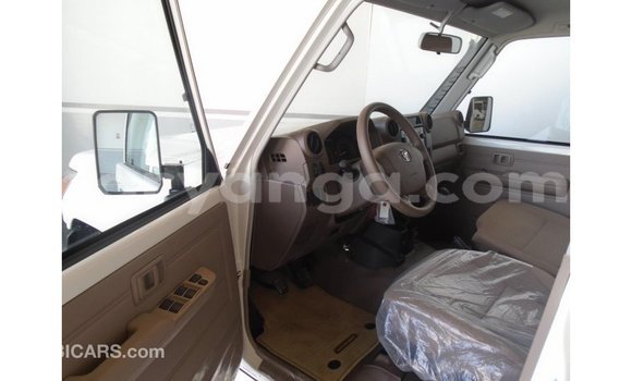 Buy Import Toyota Land Cruiser White Car in Import - Dubai in Malawi Buy Import Toyota Land Cruiser White Car in Import - Dubai in Malawi
