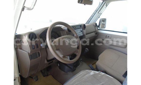 Buy Import Toyota Land Cruiser White Car in Import - Dubai in Malawi Buy Import Toyota Land Cruiser White Car in Import - Dubai in Malawi