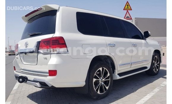 Buy Import Toyota Land Cruiser White Car in Import - Dubai in Malawi Buy Import Toyota Land Cruiser White Car in Import - Dubai in Malawi