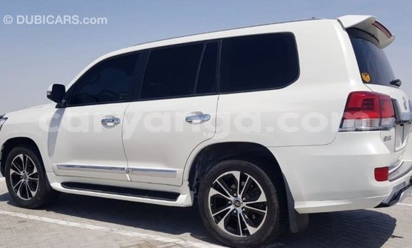 Buy Import Toyota Land Cruiser White Car in Import - Dubai in Malawi Buy Import Toyota Land Cruiser White Car in Import - Dubai in Malawi