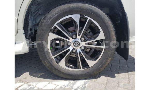 Buy Import Toyota Land Cruiser White Car in Import - Dubai in Malawi Buy Import Toyota Land Cruiser White Car in Import - Dubai in Malawi