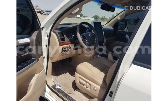 Buy Import Toyota Land Cruiser White Car in Import - Dubai in Malawi Buy Import Toyota Land Cruiser White Car in Import - Dubai in Malawi