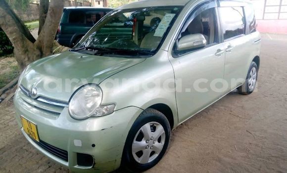 Buy Used Toyota Sienta Green Car in Lilongwe in Malawi Buy Used Toyota Sienta Green Car in Lilongwe in Malawi