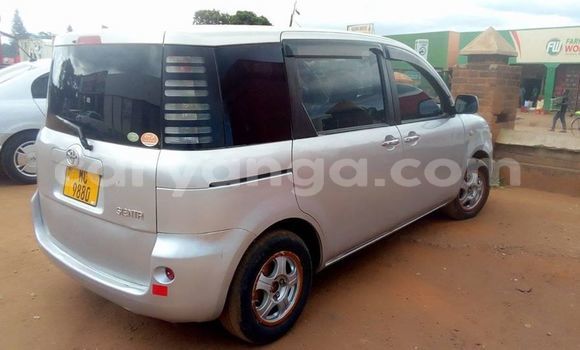 Buy Used Toyota Sienta Silver Car in Lilongwe in Malawi Buy Used Toyota Sienta Silver Car in Lilongwe in Malawi