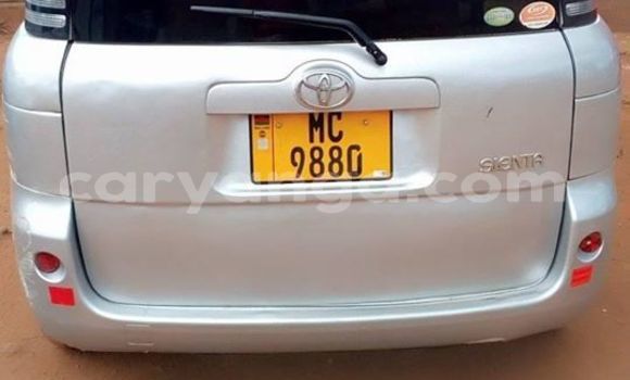 Buy Used Toyota Sienta Silver Car in Lilongwe in Malawi Buy Used Toyota Sienta Silver Car in Lilongwe in Malawi