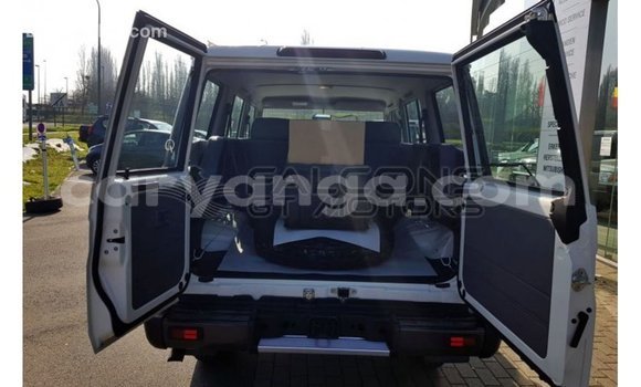 Buy Import Toyota Land Cruiser White Car in Import - Dubai in Malawi Buy Import Toyota Land Cruiser White Car in Import - Dubai in Malawi