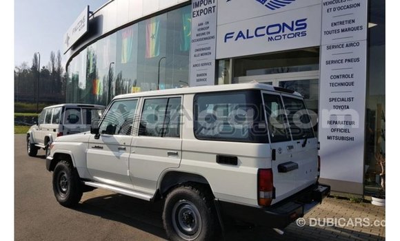 Buy Import Toyota Land Cruiser White Car in Import - Dubai in Malawi Buy Import Toyota Land Cruiser White Car in Import - Dubai in Malawi