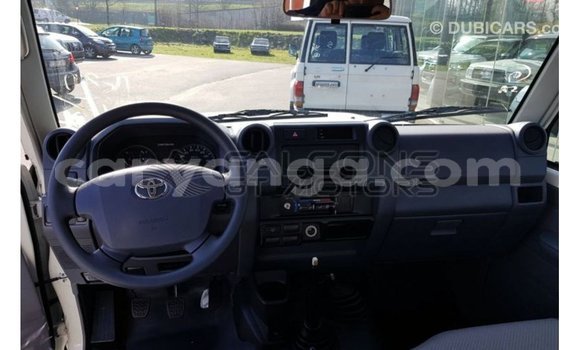 Buy Import Toyota Land Cruiser White Car in Import - Dubai in Malawi Buy Import Toyota Land Cruiser White Car in Import - Dubai in Malawi