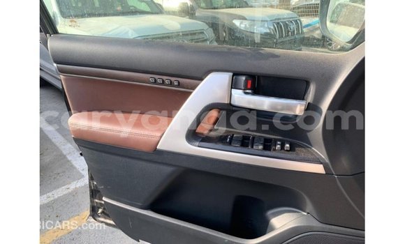 Acheter Import Voiture Toyota Land Cruiser Noir à Import - Dubai, Malawi Acheter Import Voiture Toyota Land Cruiser Noir à Import - Dubai, Malawi