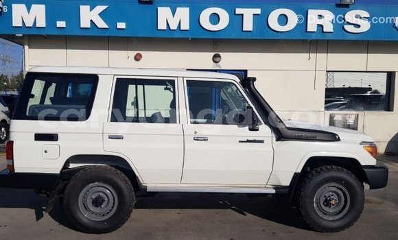 Buy Import Toyota Land Cruiser White Car in Import - Dubai in Malawi Buy Import Toyota Land Cruiser White Car in Import - Dubai in Malawi