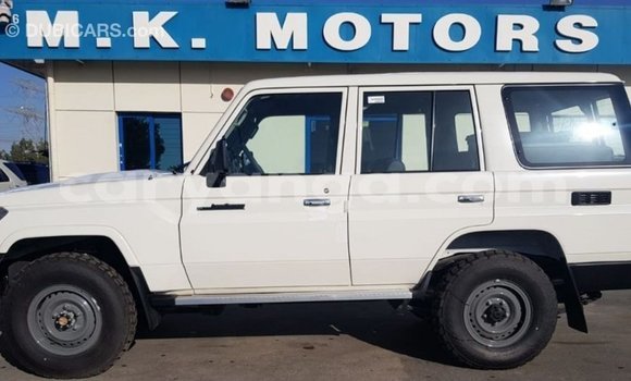 Buy Import Toyota Land Cruiser White Car in Import - Dubai in Malawi Buy Import Toyota Land Cruiser White Car in Import - Dubai in Malawi