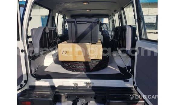 Buy Import Toyota Land Cruiser White Car in Import - Dubai in Malawi Buy Import Toyota Land Cruiser White Car in Import - Dubai in Malawi