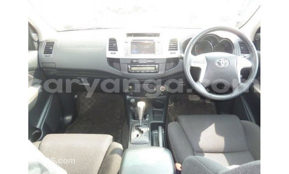 Acheter Import Voiture Toyota Hilux Blanc à Import - Dubai, Malawi Acheter Import Voiture Toyota Hilux Blanc à Import - Dubai, Malawi