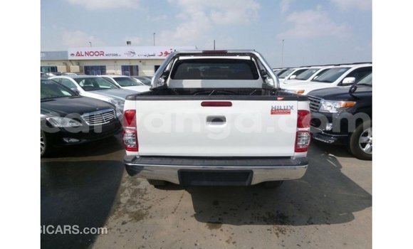 Acheter Import Voiture Toyota Hilux Blanc à Import - Dubai, Malawi Acheter Import Voiture Toyota Hilux Blanc à Import - Dubai, Malawi