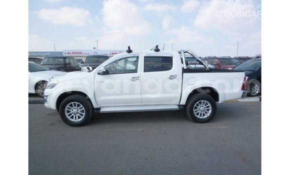 Acheter Import Voiture Toyota Hilux Blanc à Import - Dubai, Malawi Acheter Import Voiture Toyota Hilux Blanc à Import - Dubai, Malawi