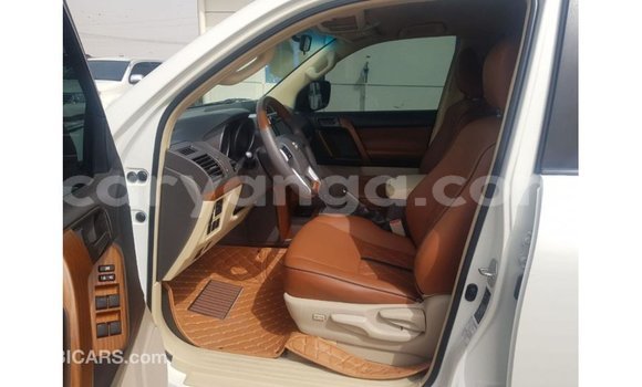 Nunua Imported Toyota Land Cruiser White Gari ndani ya Import - Dubai nchini Malawi Nunua Imported Toyota Land Cruiser White Gari ndani ya Import - Dubai nchini Malawi