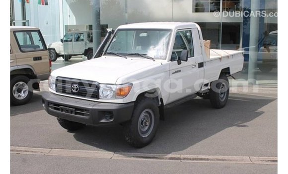 Buy Import Toyota Land Cruiser White Car in Import - Dubai in Malawi Buy Import Toyota Land Cruiser White Car in Import - Dubai in Malawi