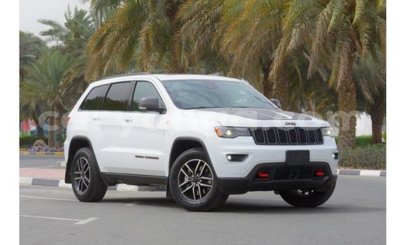 Buy Import Jeep Grand Cherokee White Car in Import - Dubai in Malawi