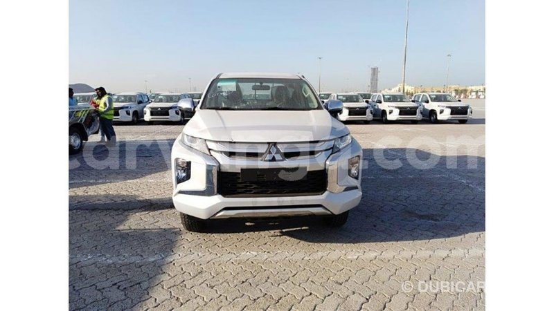 Big with watermark mitsubishi l200 malawi import dubai 8111