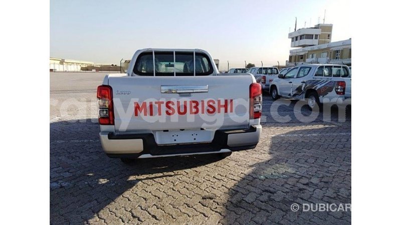 Big with watermark mitsubishi l200 malawi import dubai 8111