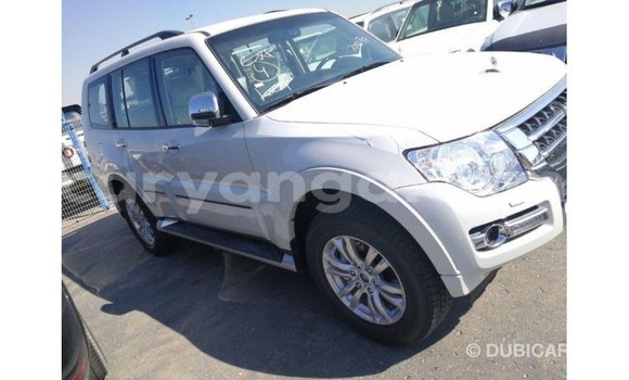 Buy Import Mitsubishi Pajero White Car in Import - Dubai in Malawi Buy Import Mitsubishi Pajero White Car in Import - Dubai in Malawi