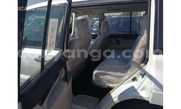 Buy Import Mitsubishi Pajero White Car in Import - Dubai in Malawi Buy Import Mitsubishi Pajero White Car in Import - Dubai in Malawi