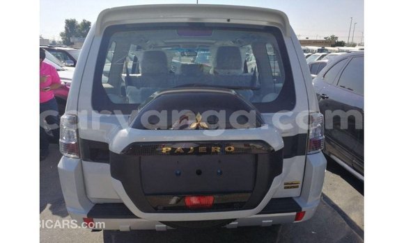Buy Import Mitsubishi Pajero White Car in Import - Dubai in Malawi Buy Import Mitsubishi Pajero White Car in Import - Dubai in Malawi