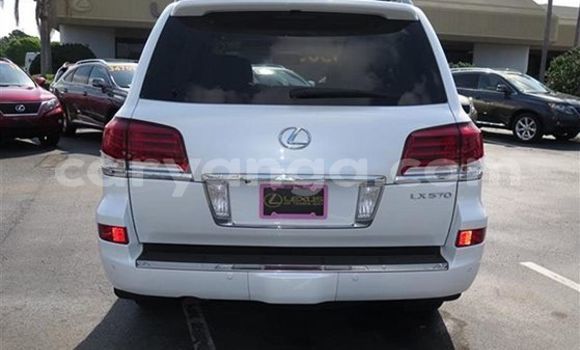 Nunua Ilio tumika Lexus LX White Gari ndani ya Limete nchini Malawi Nunua Ilio tumika Lexus LX White Gari ndani ya Limete nchini Malawi