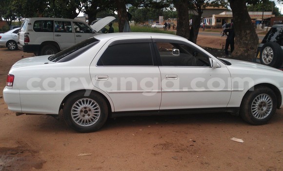 Buy Used Toyota Cresta White Car in Lilongwe in Malawi