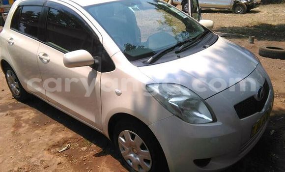 Nunua Ilio tumika Toyota Vitz White Gari ndani ya Limete nchini Malawi Nunua Ilio tumika Toyota Vitz White Gari ndani ya Limete nchini Malawi