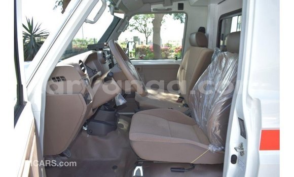 Buy Import Toyota Land Cruiser White Car in Import - Dubai in Malawi Buy Import Toyota Land Cruiser White Car in Import - Dubai in Malawi