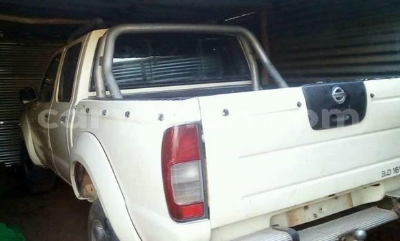 Nunua Ilio tumika Nissan Hardbody White Gari ndani ya Limete nchini Malawi Nunua Ilio tumika Nissan Hardbody White Gari ndani ya Limete nchini Malawi