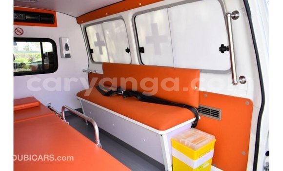 Buy Import Toyota Land Cruiser White Car in Import - Dubai in Malawi Buy Import Toyota Land Cruiser White Car in Import - Dubai in Malawi