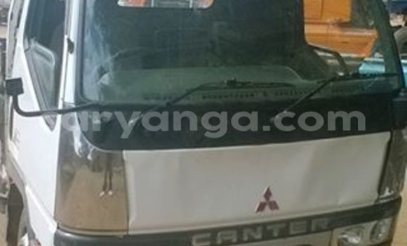 Buy Used Mitsubishi Carisma White Car in Kasungu in Malawi