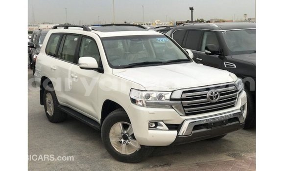 Acheter Import Voiture Toyota Land Cruiser Blanc à Import - Dubai, Malawi Acheter Import Voiture Toyota Land Cruiser Blanc à Import - Dubai, Malawi