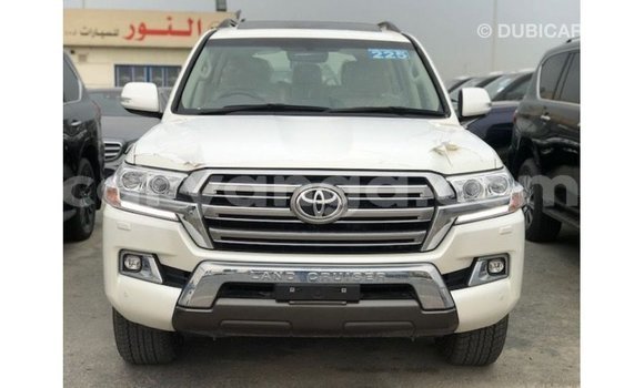 Acheter Import Voiture Toyota Land Cruiser Blanc à Import - Dubai, Malawi Acheter Import Voiture Toyota Land Cruiser Blanc à Import - Dubai, Malawi