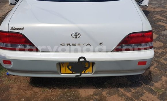 Buy Used Toyota Cresta White Car in Lilongwe in Malawi