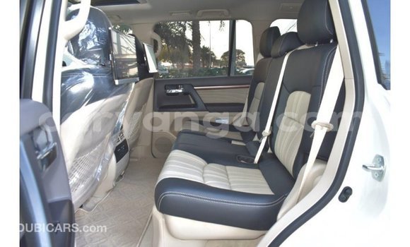 Buy Import Toyota Land Cruiser White Car in Import - Dubai in Malawi Buy Import Toyota Land Cruiser White Car in Import - Dubai in Malawi