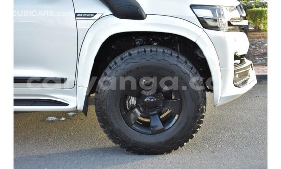Buy Import Toyota Land Cruiser White Car in Import - Dubai in Malawi Buy Import Toyota Land Cruiser White Car in Import - Dubai in Malawi