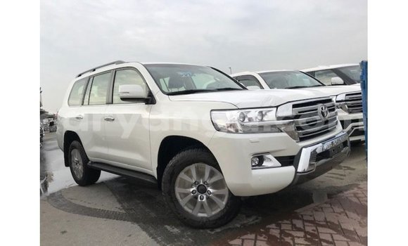 Acheter Import Voiture Toyota Land Cruiser Blanc à Import - Dubai, Malawi Acheter Import Voiture Toyota Land Cruiser Blanc à Import - Dubai, Malawi