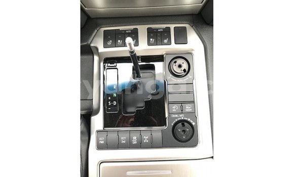 Acheter Import Voiture Toyota Land Cruiser Blanc à Import - Dubai, Malawi Acheter Import Voiture Toyota Land Cruiser Blanc à Import - Dubai, Malawi