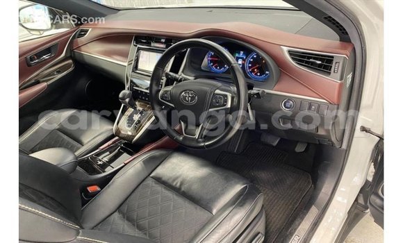 Acheter Import Voiture Toyota Harrier Blanc à Import - Dubai, Malawi Acheter Import Voiture Toyota Harrier Blanc à Import - Dubai, Malawi